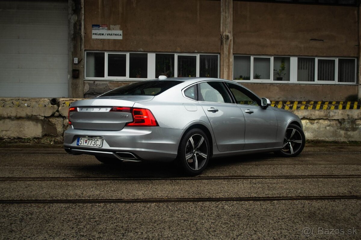 Volvo S90 D4 2.0L Drive-E R-Design A/T AWD - 4