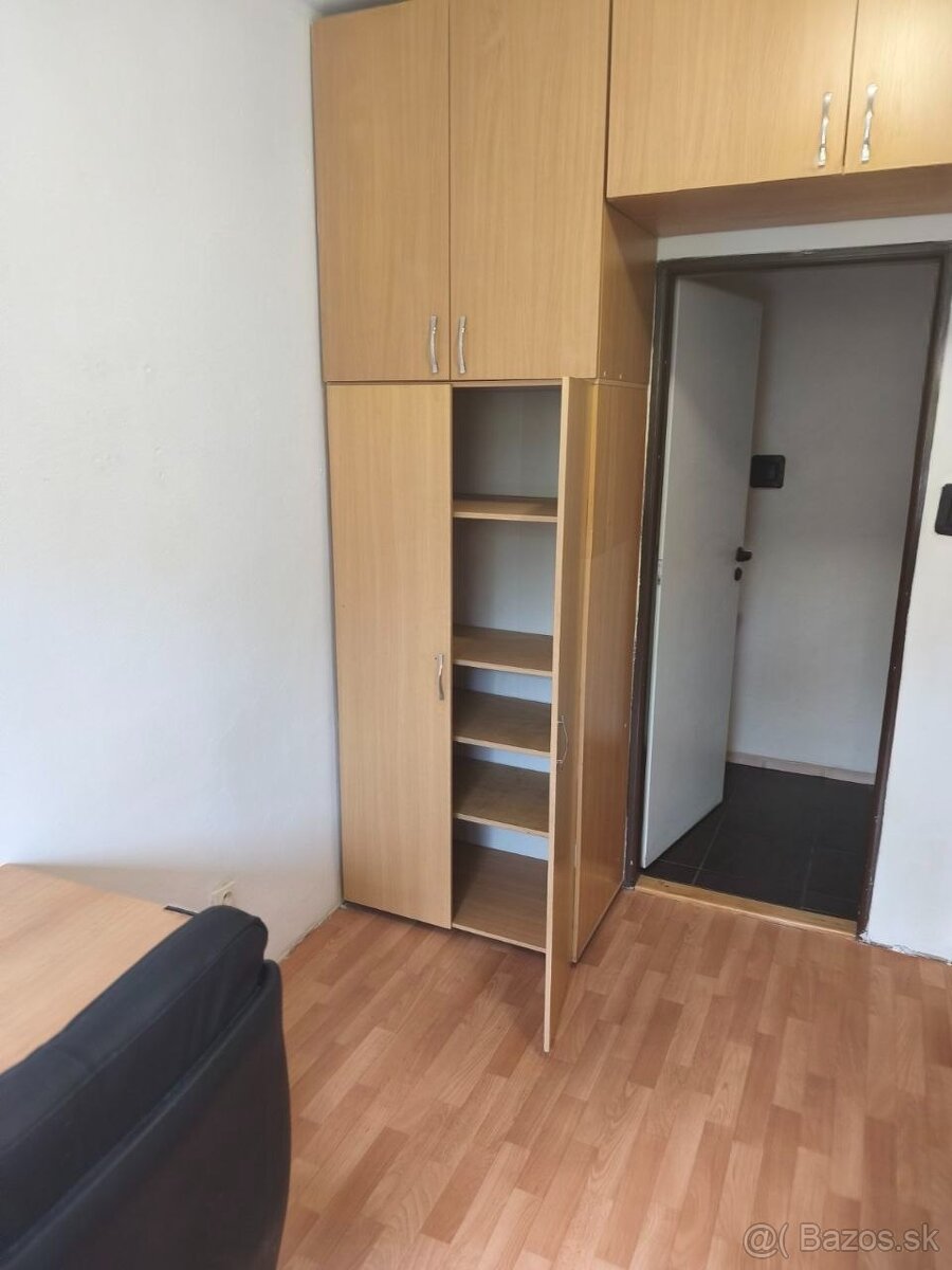 Zariadená nepriechodná izba – Košice, Lomnická - 4