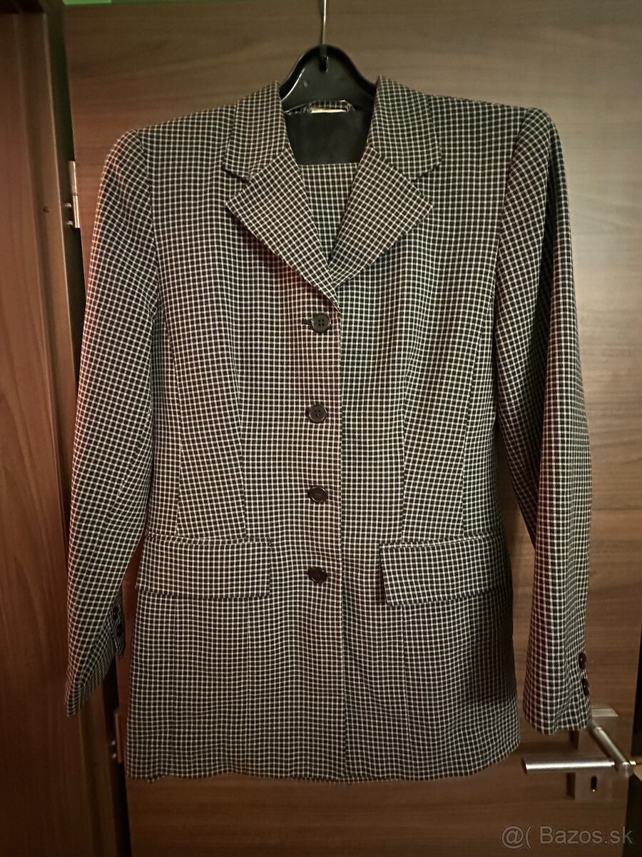 Predám dámske kostýmy pre managerku veľkosť 38 - 4