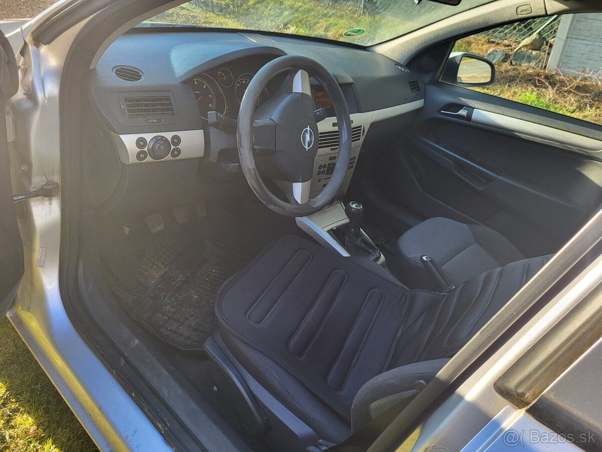Predam Opel astra 1,7 - 4