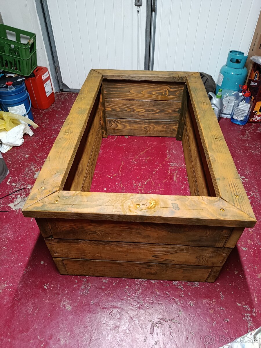 Vyvýšené záhony s rustikalnym vzhľadom - 4