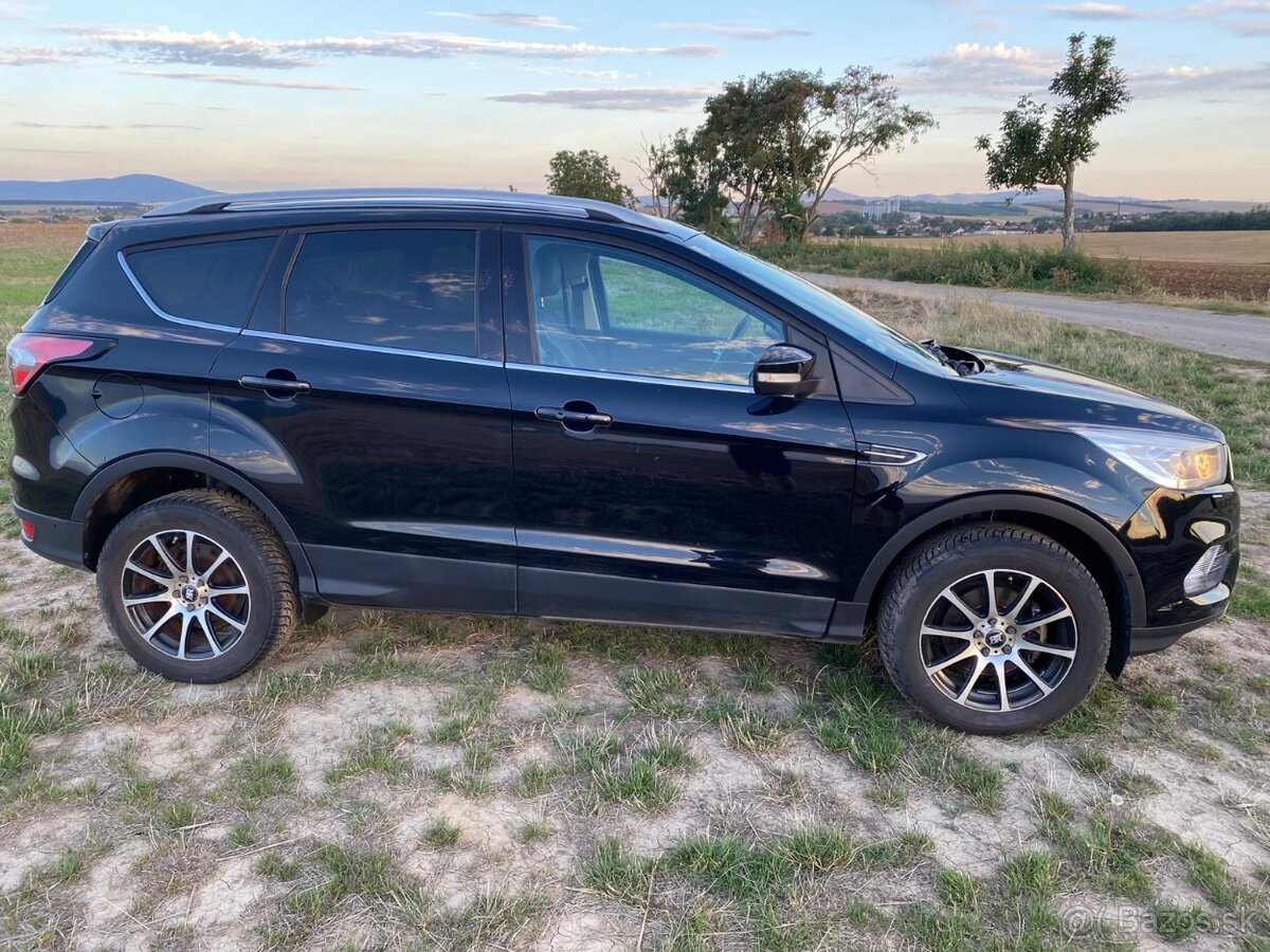 Ford Kuga 1.5 benzín - 4