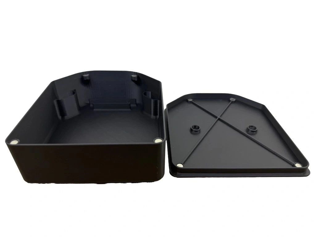 Zavážacia loďka, Krabička na ovladač s GPS - 4