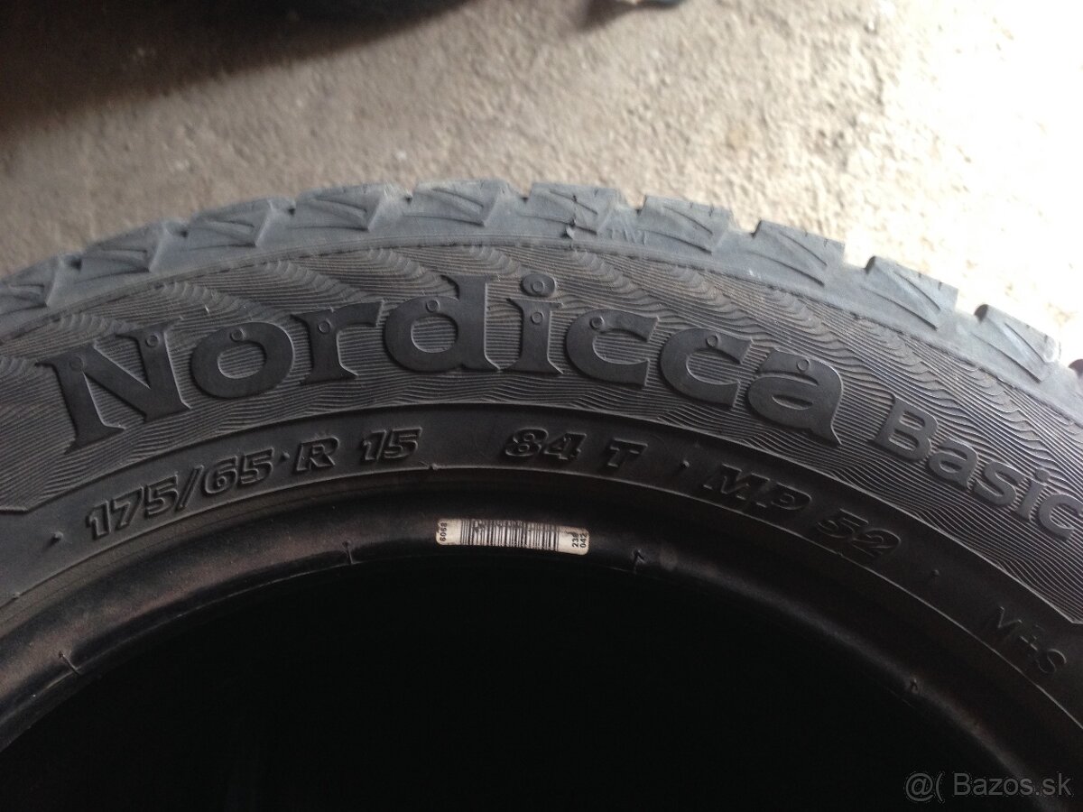 Predám zimné gumi r15 175/65 - 4