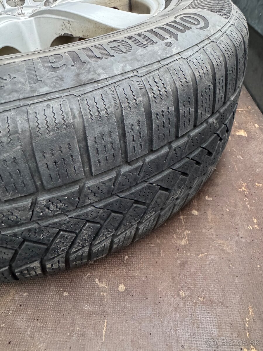 Dezent disky R16 7J ET35 so zimnými pneu Continental - 4