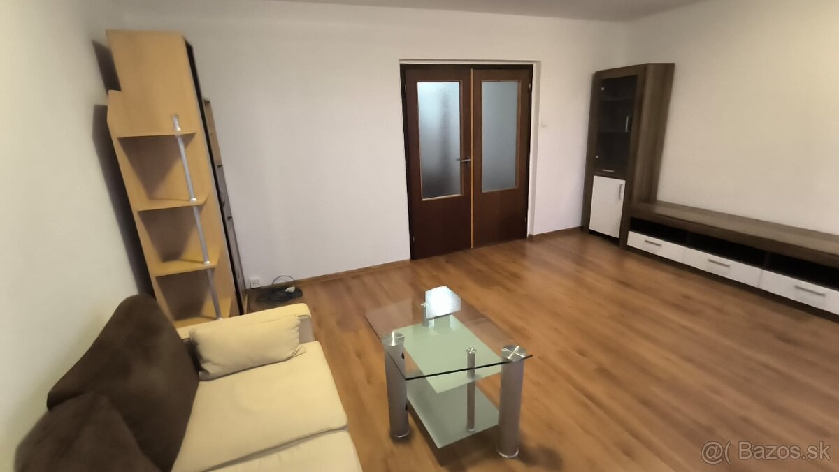 PRENÁJOM - 3-izb. byt - Martin - Ul. Mazúra - Ľadoveň - 4