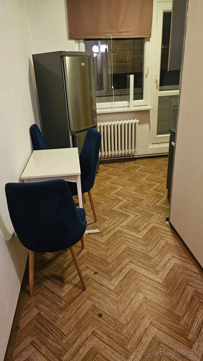 Prenájom 1 izbový byt s balkónom- Nová Lesná - 4