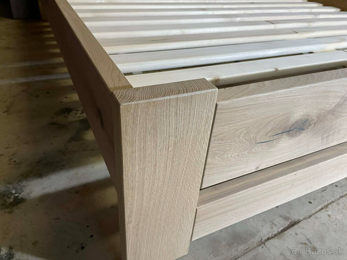 Masívna dubová posteľ 160 × 200 cm - 4