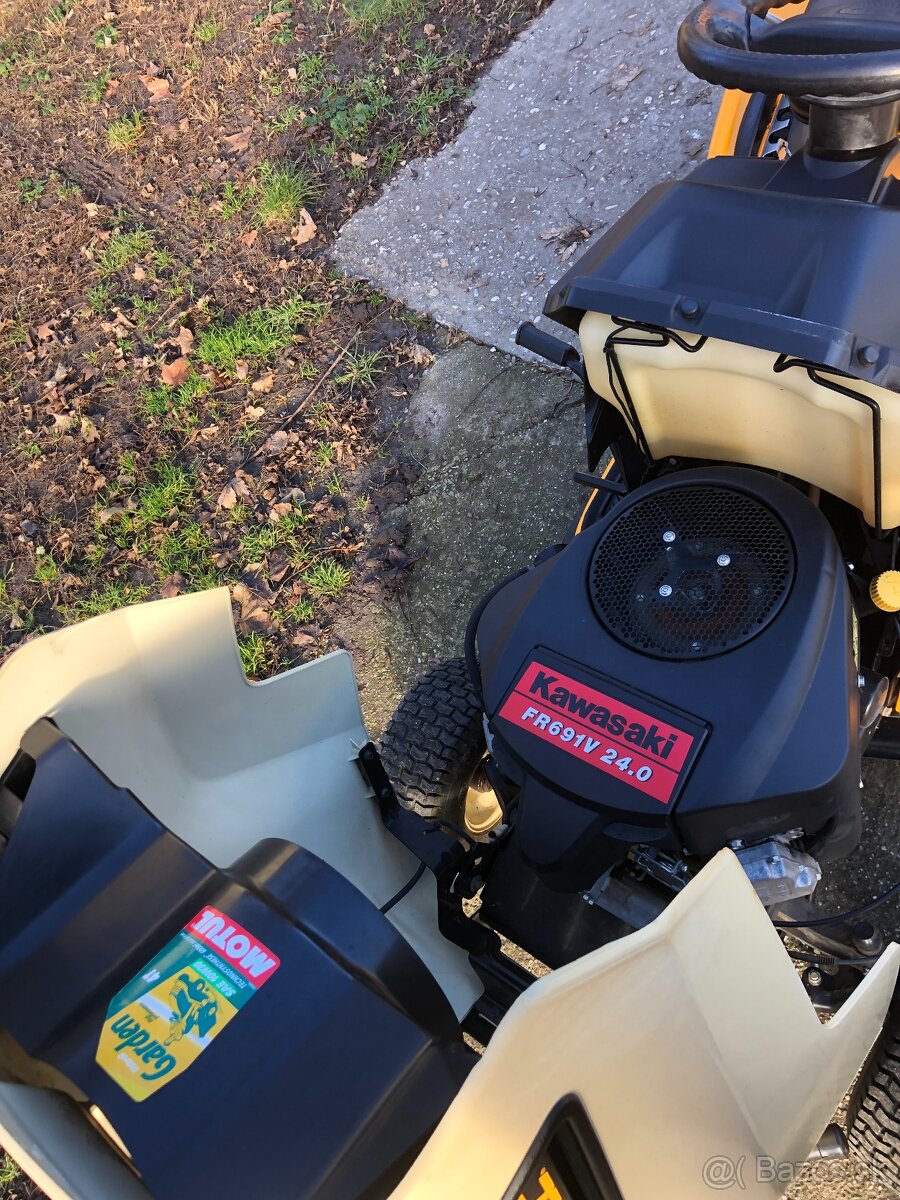 Záhradný traktor Cub Cadet - 4