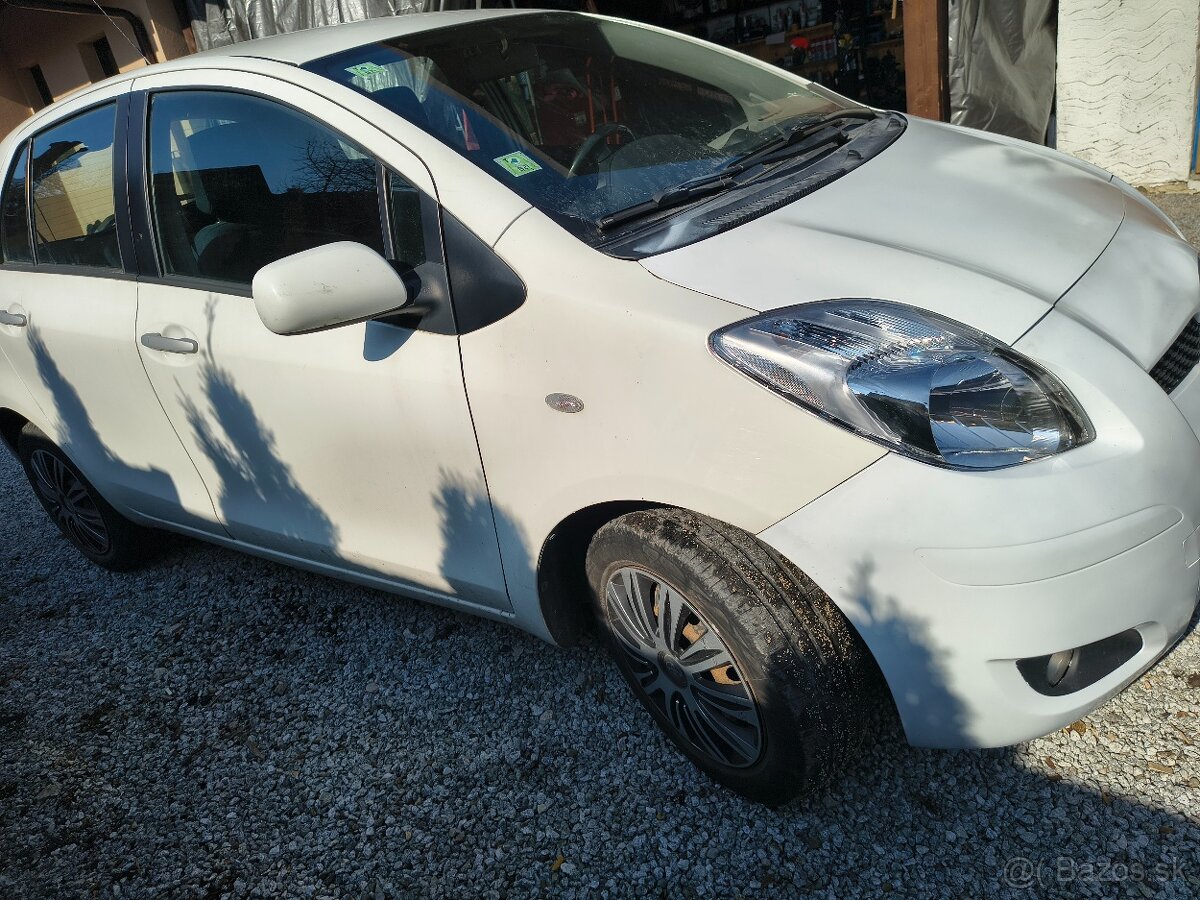 Predám Toyota Yaris 1.0 benzín - 4