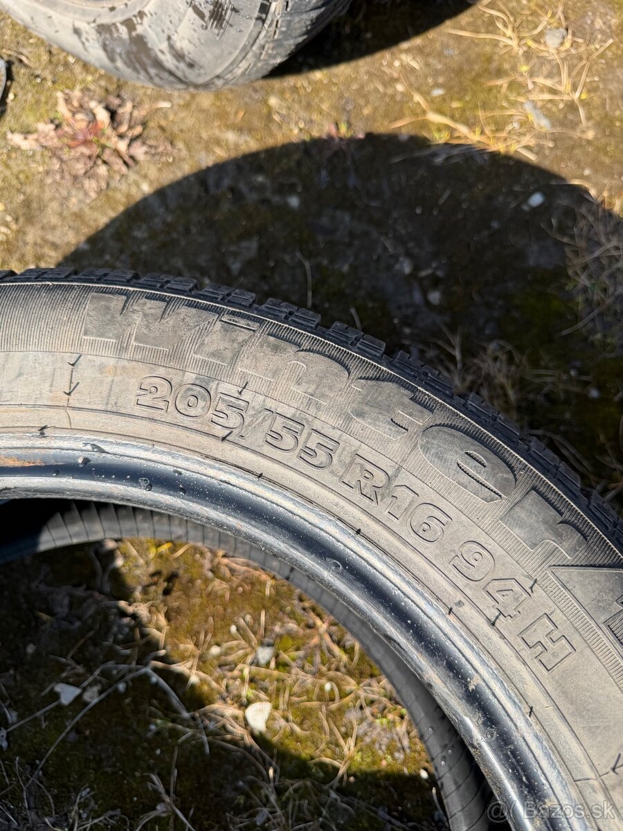 205/55R16 - 4