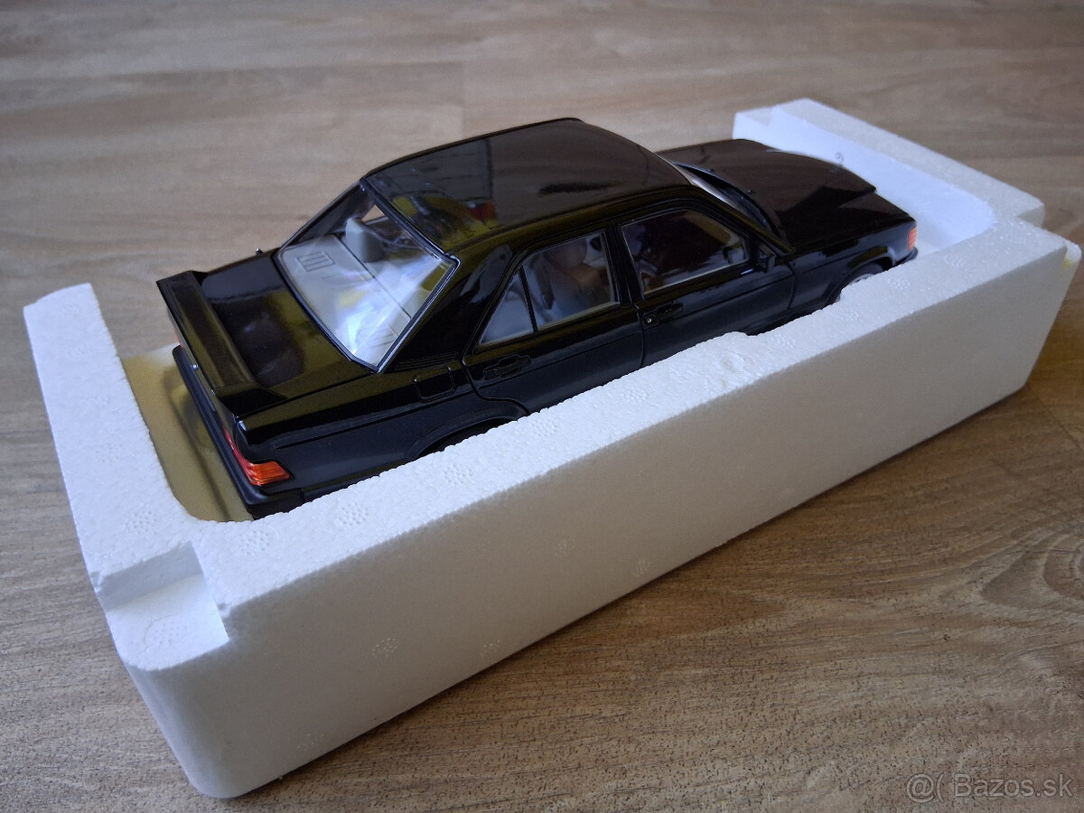 Mercedes-Benz 1:18 - 4