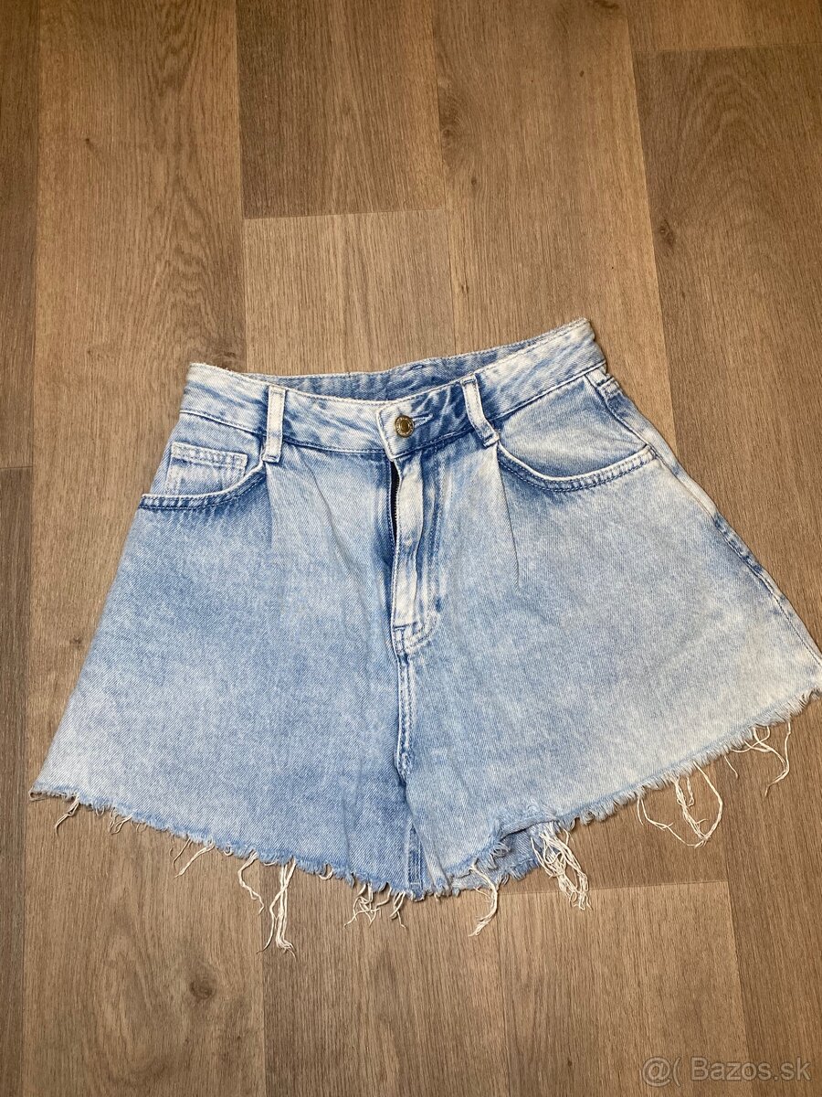 Dámske rifľové šortky BERSHKA, veľkosť XS – na drobnú úpravu - 4