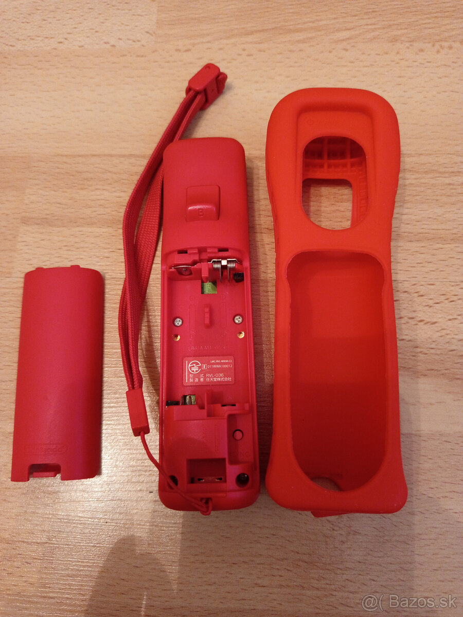 Nintendo Wii - originál Nintendo ovládač s Motion Plus - RED - 4