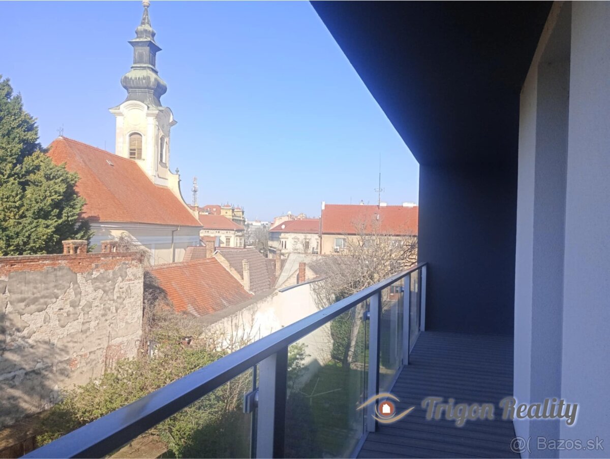 4 izbový byt v historickom centre Komárna - 4