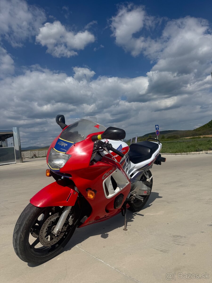 Honda CBR 600F - 4