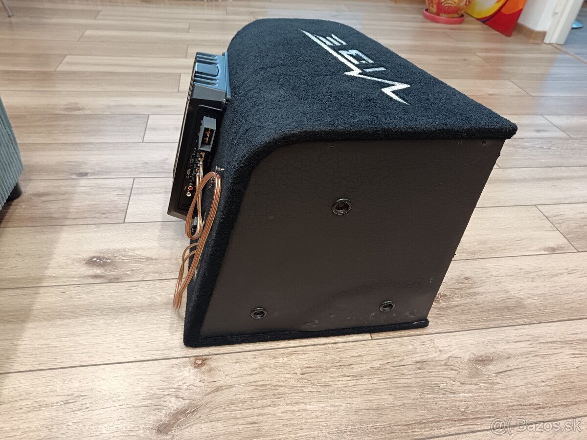 Subwoofer so zosilovačom do auta - 4