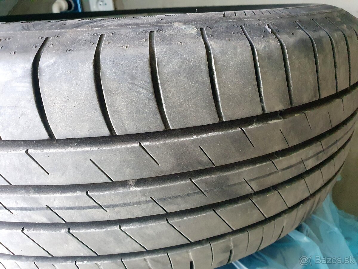 Pneumatiky Goodyear Efficient Grip 215/60 R16 - 4