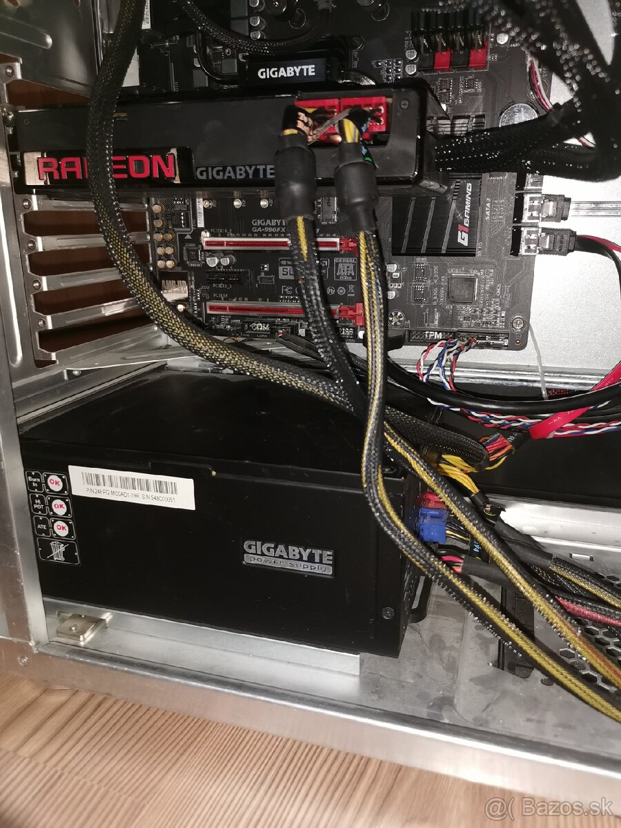 Predám straší počítač - nefunkčný - 4