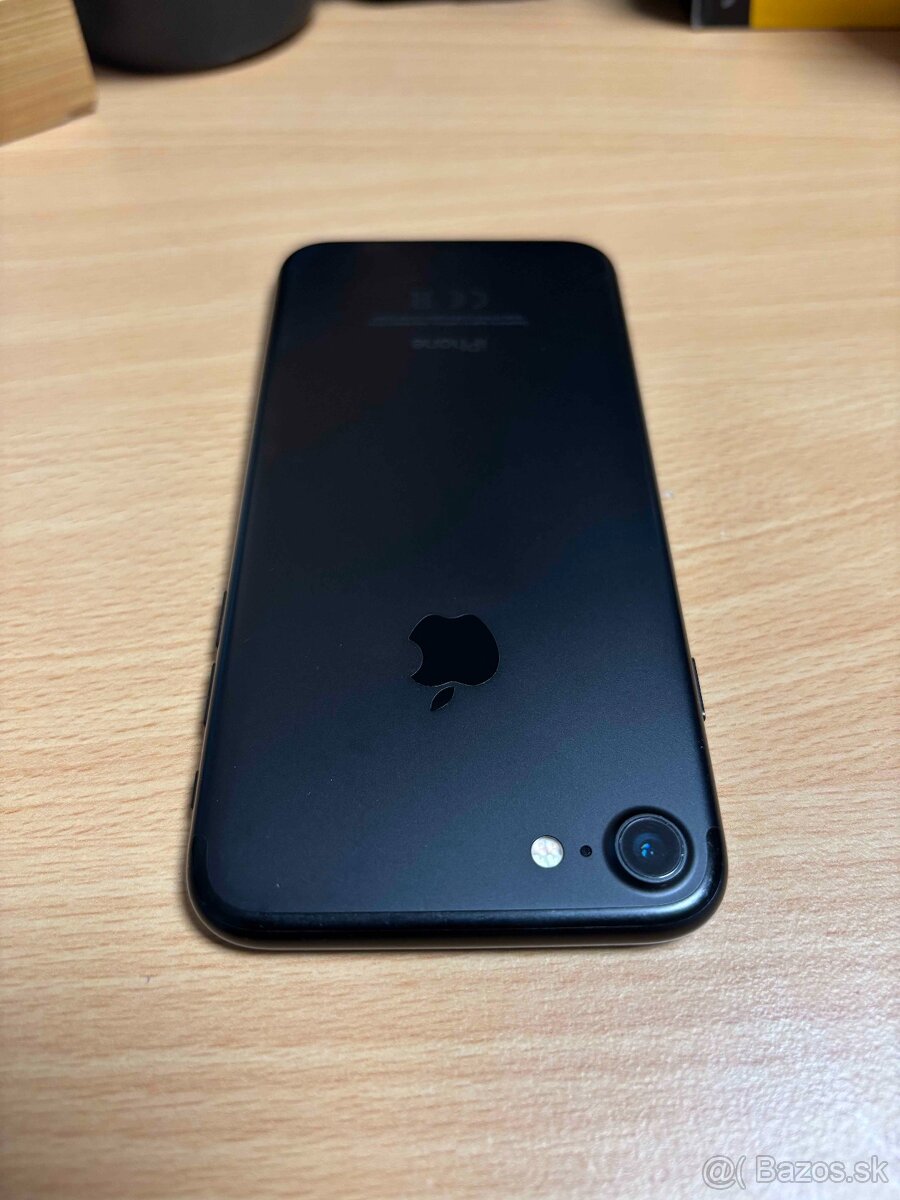 Apple iPhone 7 - 128GB - 84% kapacita batérie - 4