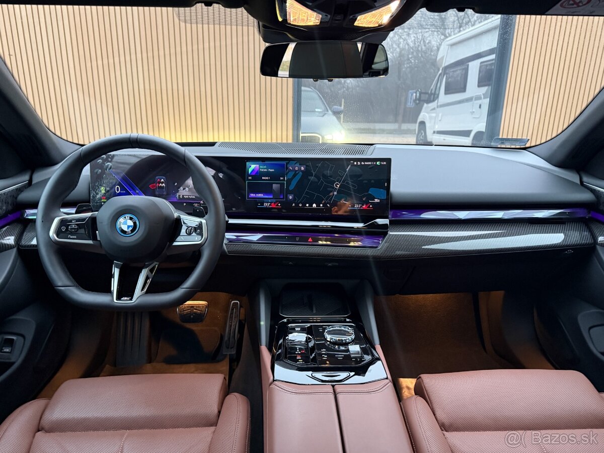 BMW 550e xDrive Touring M Sport, B&W, Pano, Ťažné, HUD - 4