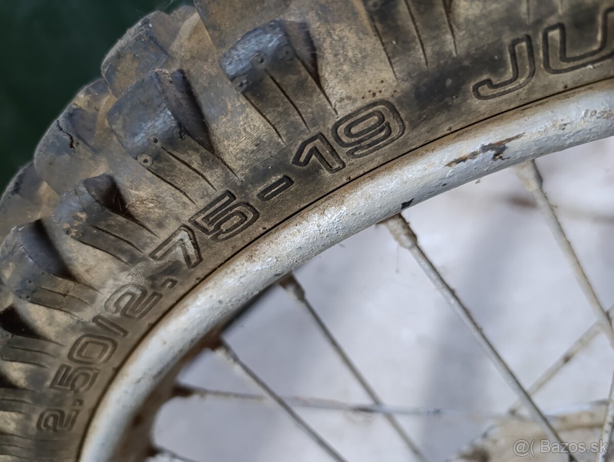 Koleso na Čz 150c - 4