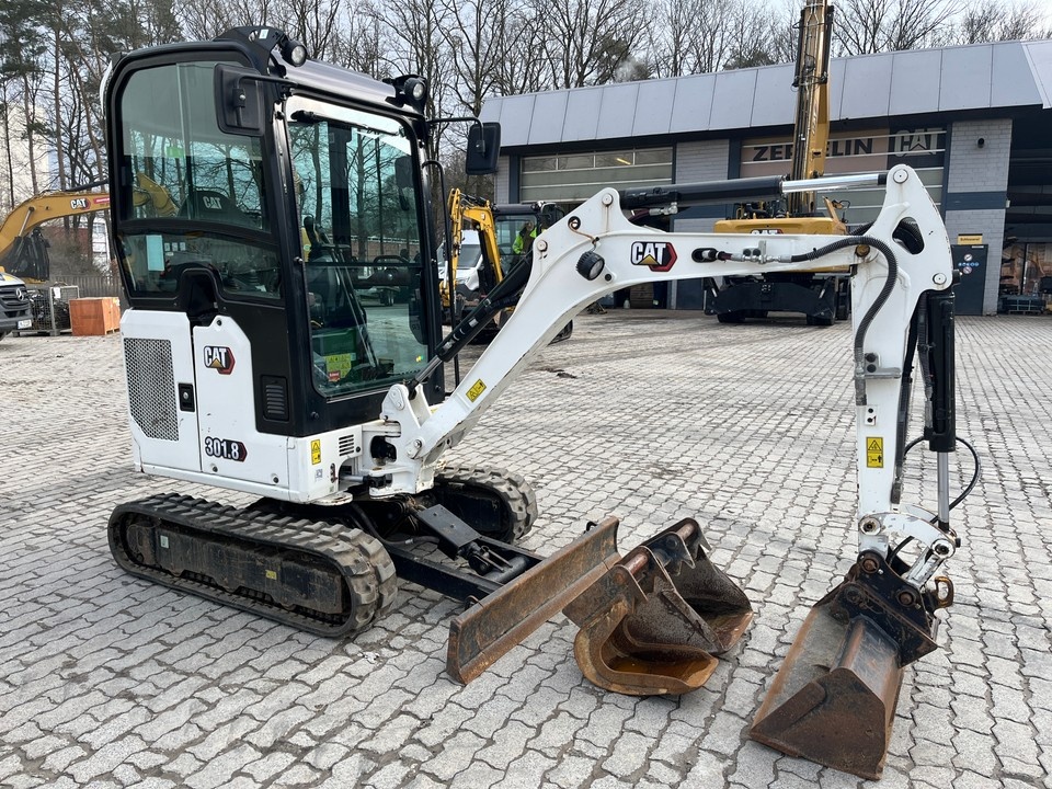 Caterpillar CAT 301.8 - 4