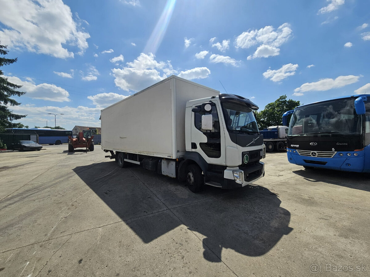 Skriňové Volvo FL6 r.v.2015 + hyd. čelo porucha motora - 4