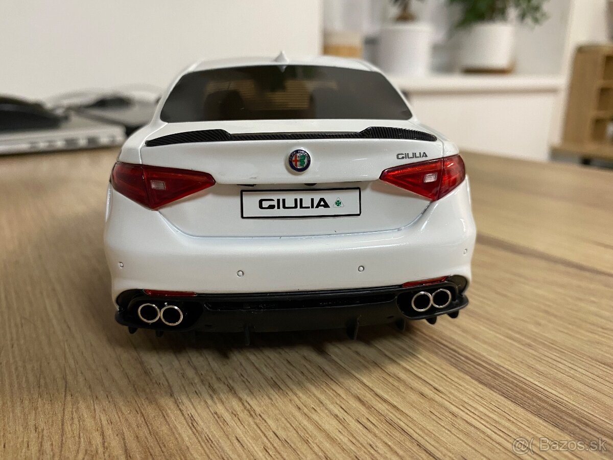 Alfa Romeo Giulia 1:18 Otto - 4
