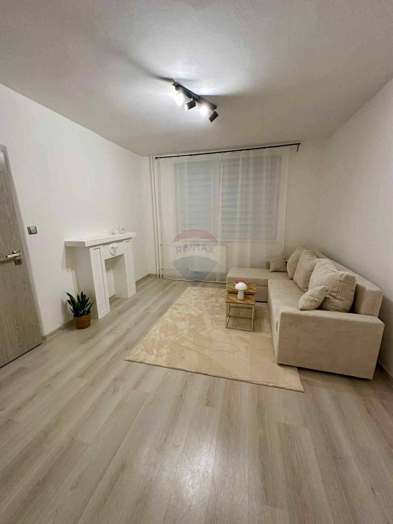 =RE/MAX= ponuka na prenájom útulný 2-izbový byt v centre Tr - 4