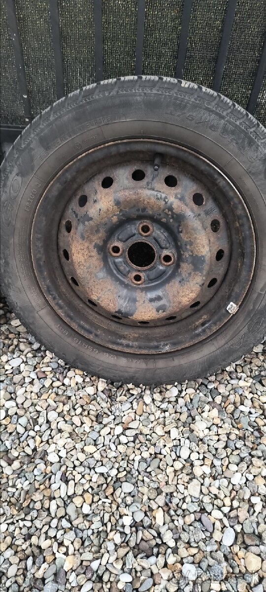 Predám 4 ks plechové disky 4x100 R15 - 4