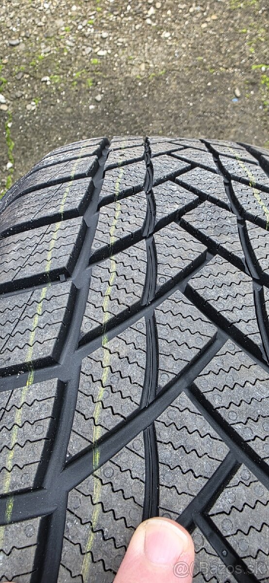 2x Pneu Matador MP93 Nordicca 235/55 R19 - nové - 4