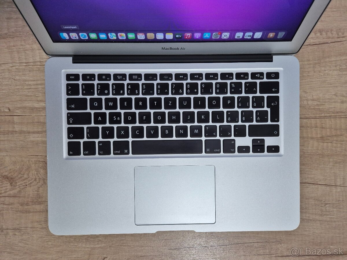 MacBook Air (13-inch, 2017) /Intel Core i5/8GB RAM/128GB SSD - 4