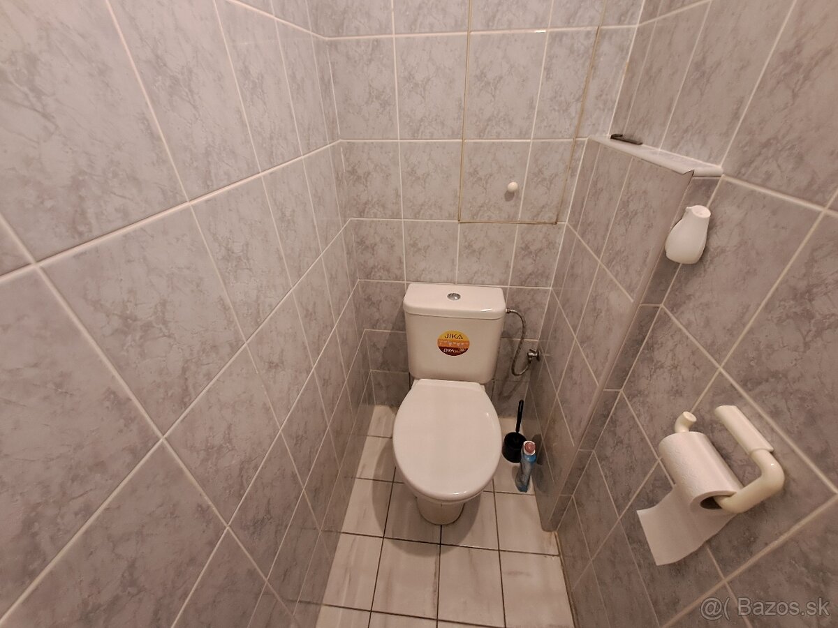 Veľkometrážny 3-izbový byt vo Vrútkach s úžasným výhľadom - 4