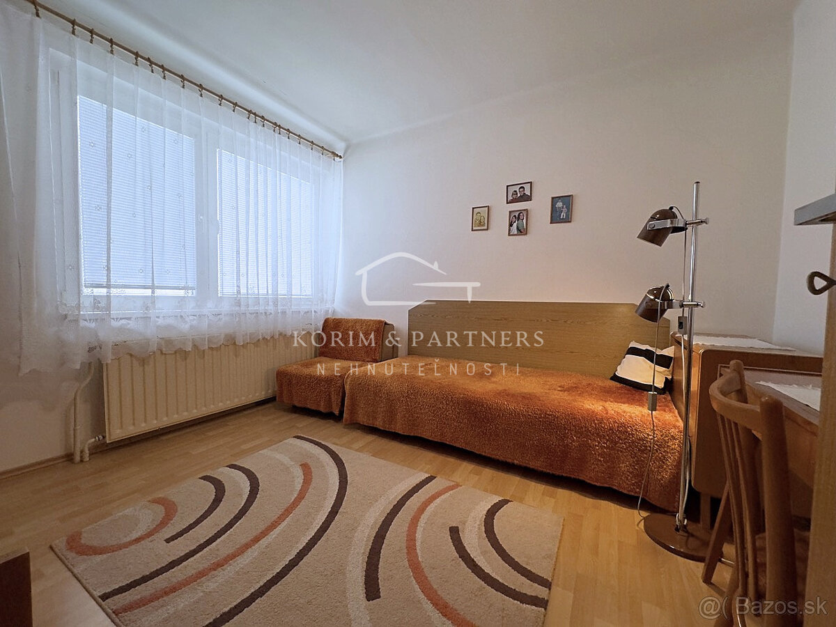 Zaujímavý rodinný dom s menším átriovým dvorom, Komárno - 4