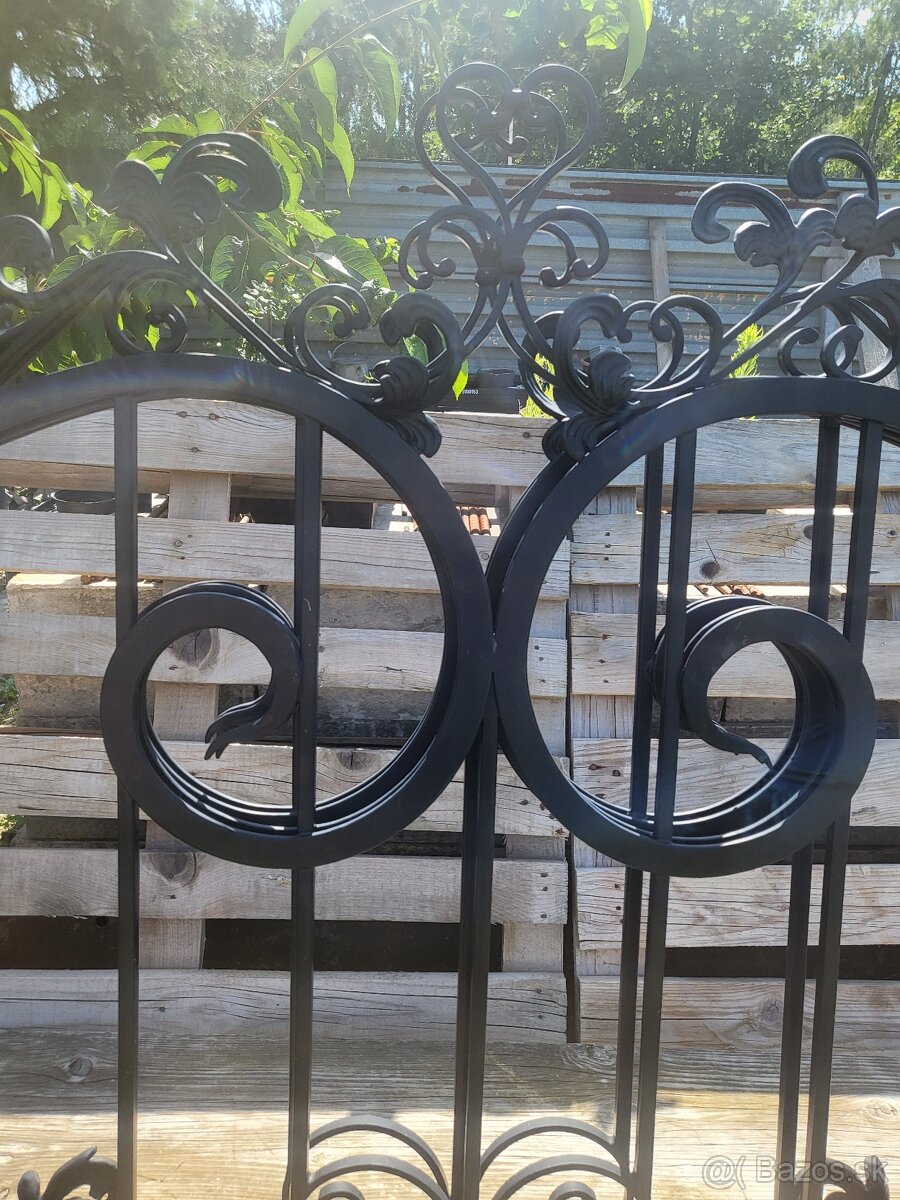 Ozdobná kovaná dvojbrána - 4