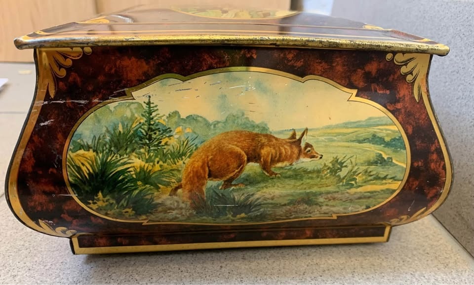 Starožitná plechová krabička poľovnícky motív - 4