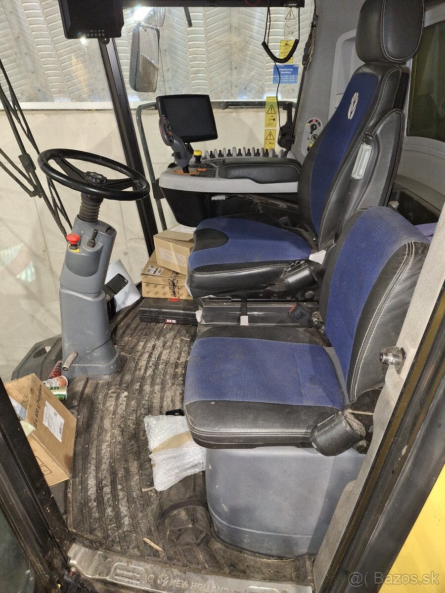 Predám pásový kombajn New Holland CR 9.90 - 4