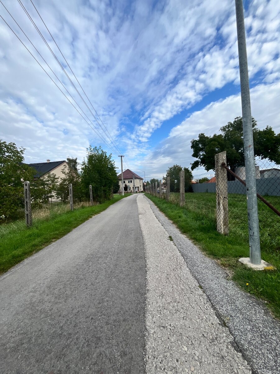 PREDAJ pozemok Drahovce - 4