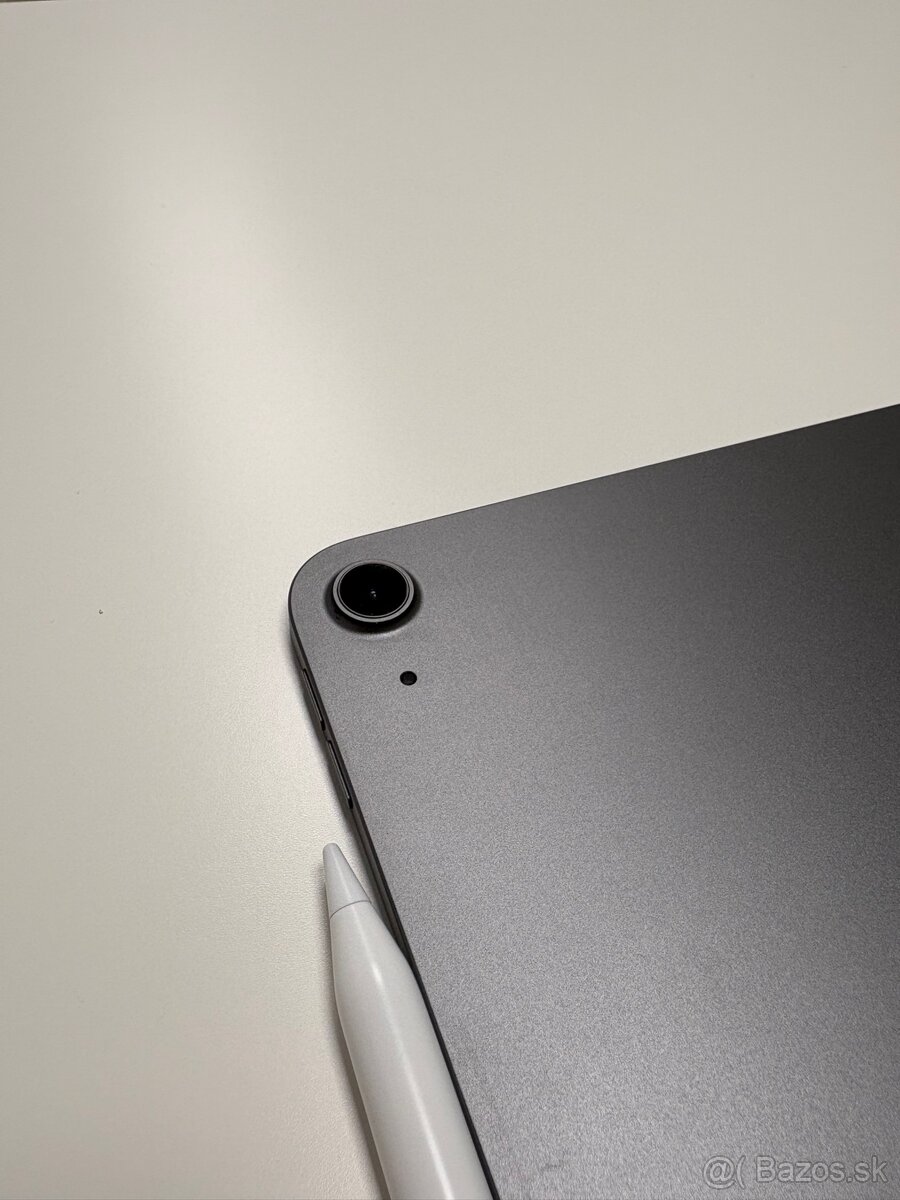 iPad Air 2022 (5. generácia) 256 GB - 4