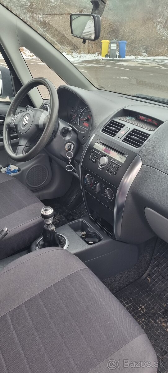 Suzuki SX4 - 4
