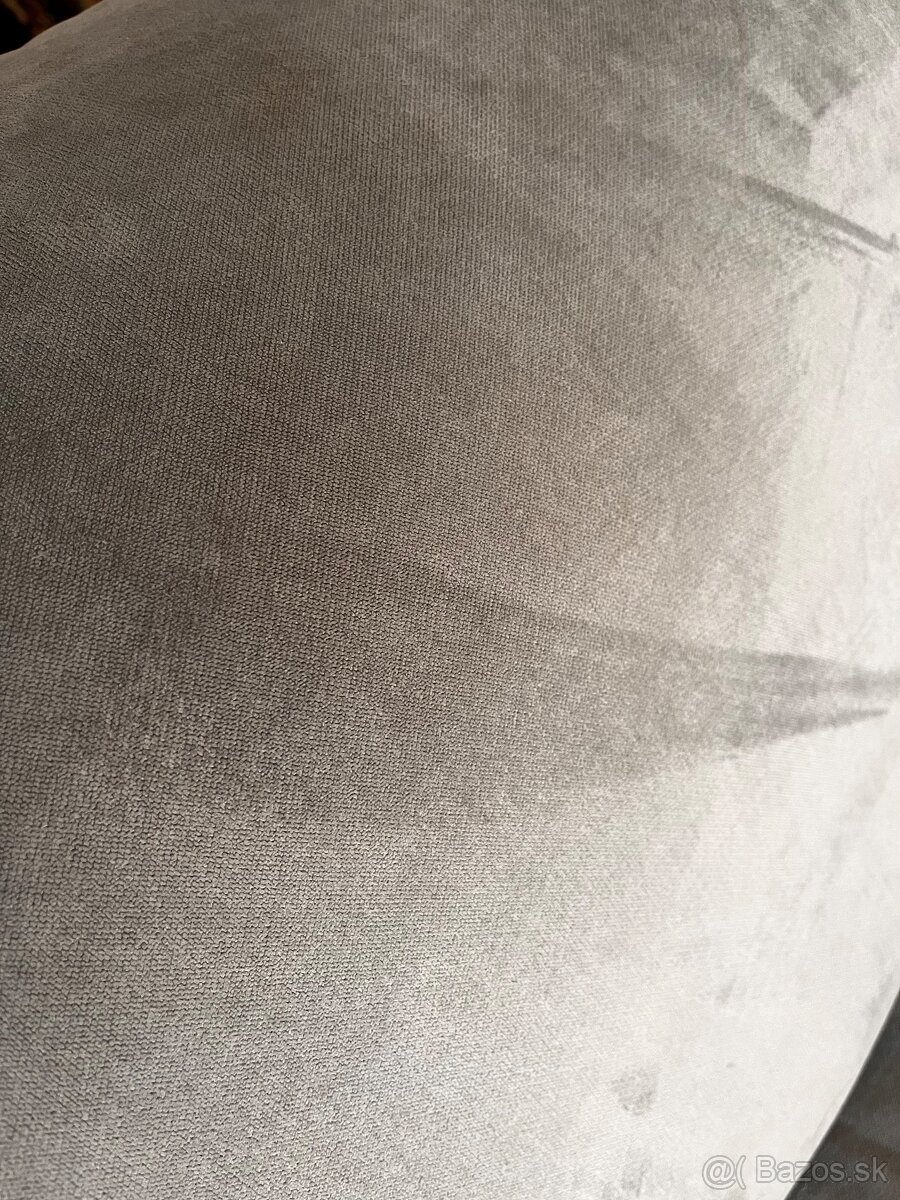 Pohodlný a priestranný gauč - 4