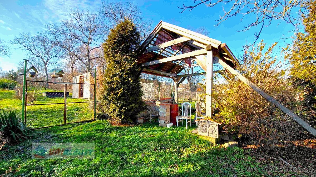 MALÁ HRADNÁ - starší domček / pekná záhrada - 4