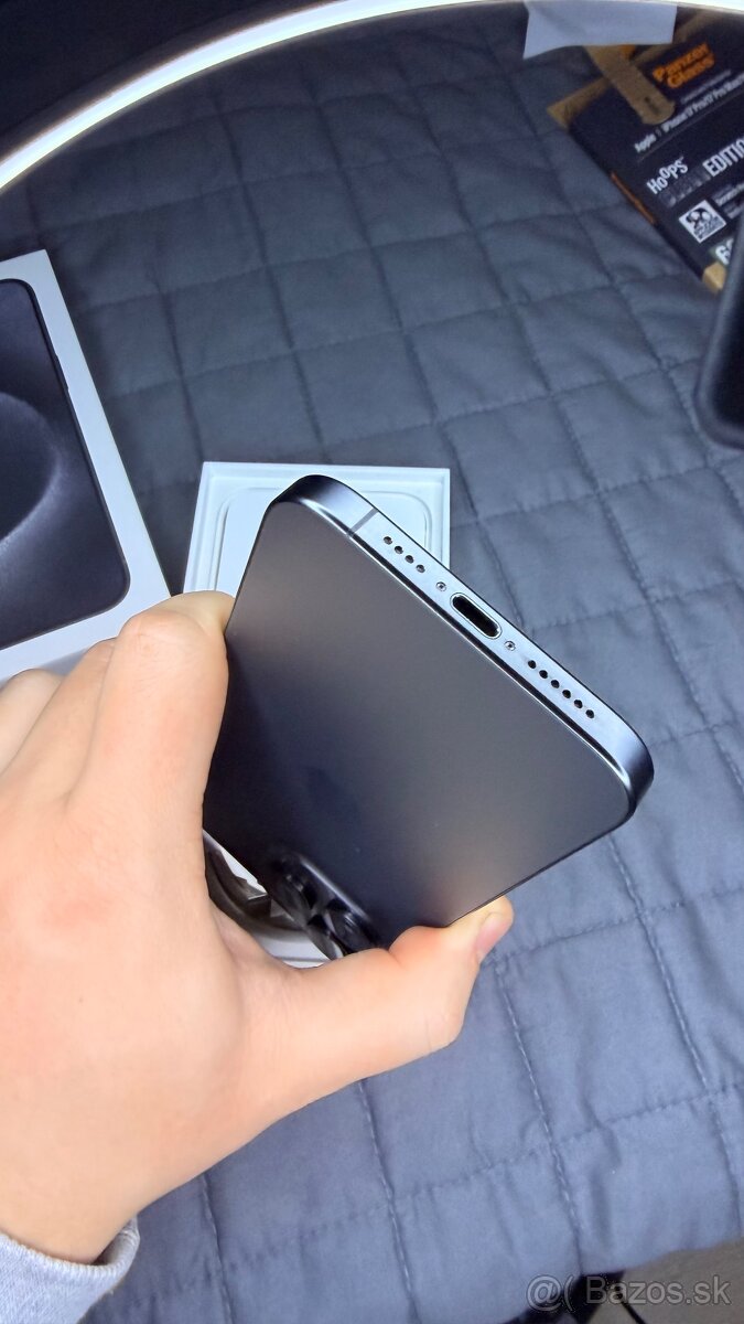 Apple iPhone 15 Pro Max – 256 GB – Black Titanium - 4