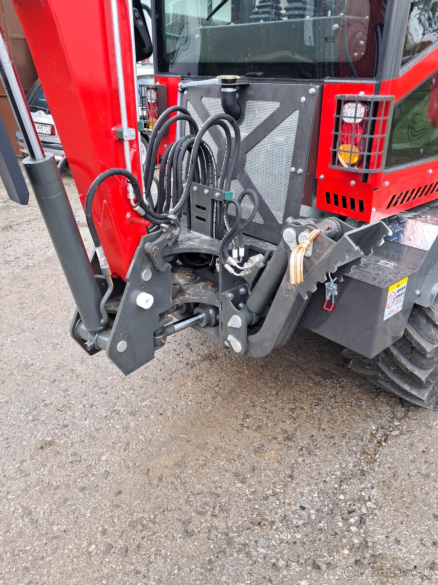 TRAKTOR BAGER MACAO BX300 Pro - 4