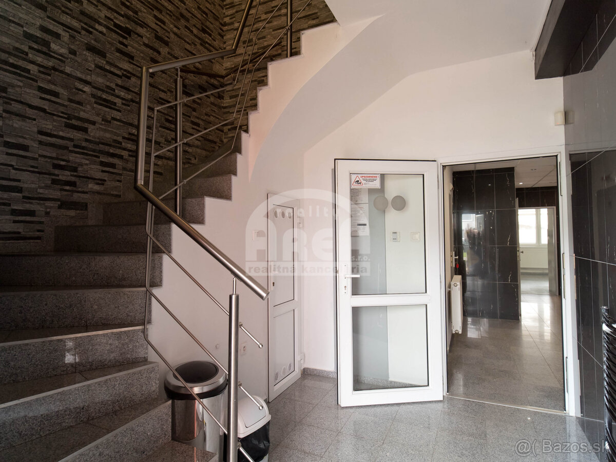 Komerčná budova v širšom centre mesta Vranov nad Topľou - 4