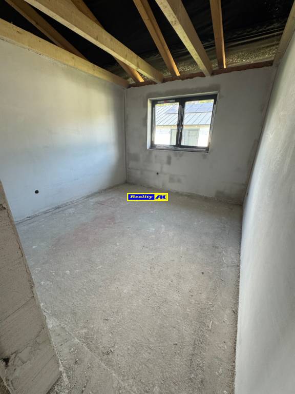 Rodinný dom Valča, novostavba v štádiu holodomu - 4