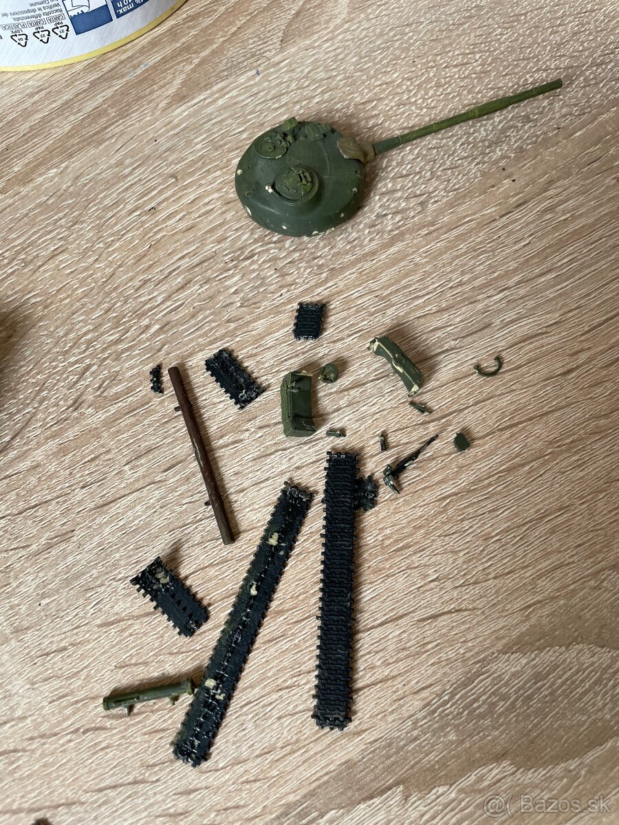 Revell T-72 M1 1:72 - 4