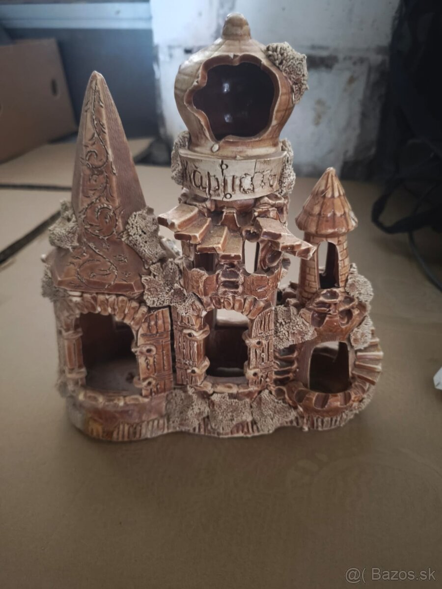 Lacno predám pekný keramický ručne robený nový hrad - 4