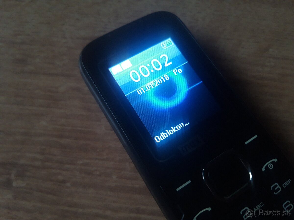 Jednoduchý tlacitkovy telefon - 4